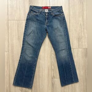 Guess Low rise bootcut jeans 28 👖perfect summer jeans!